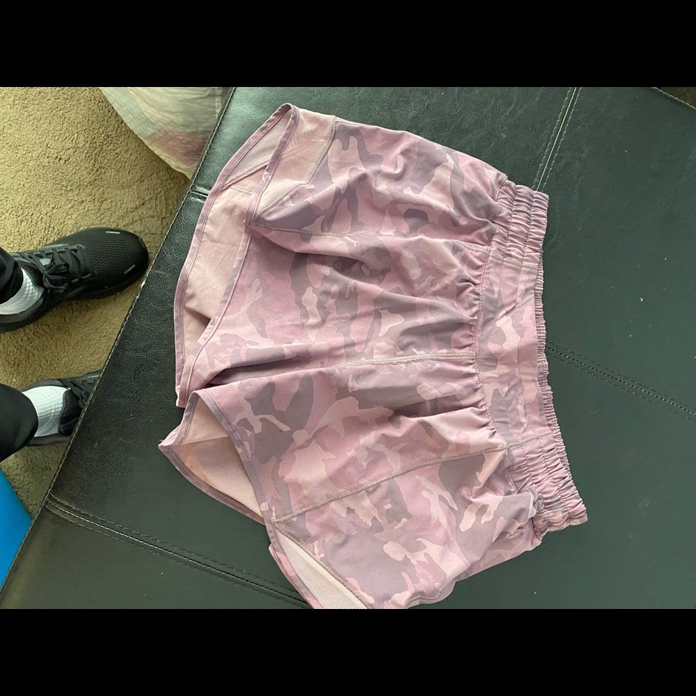 Lululemon size 6 4”